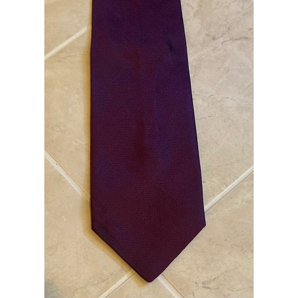 Neiman Marcus Mens Silk Tie Deep Purple Textured Solid Luxury Necktie